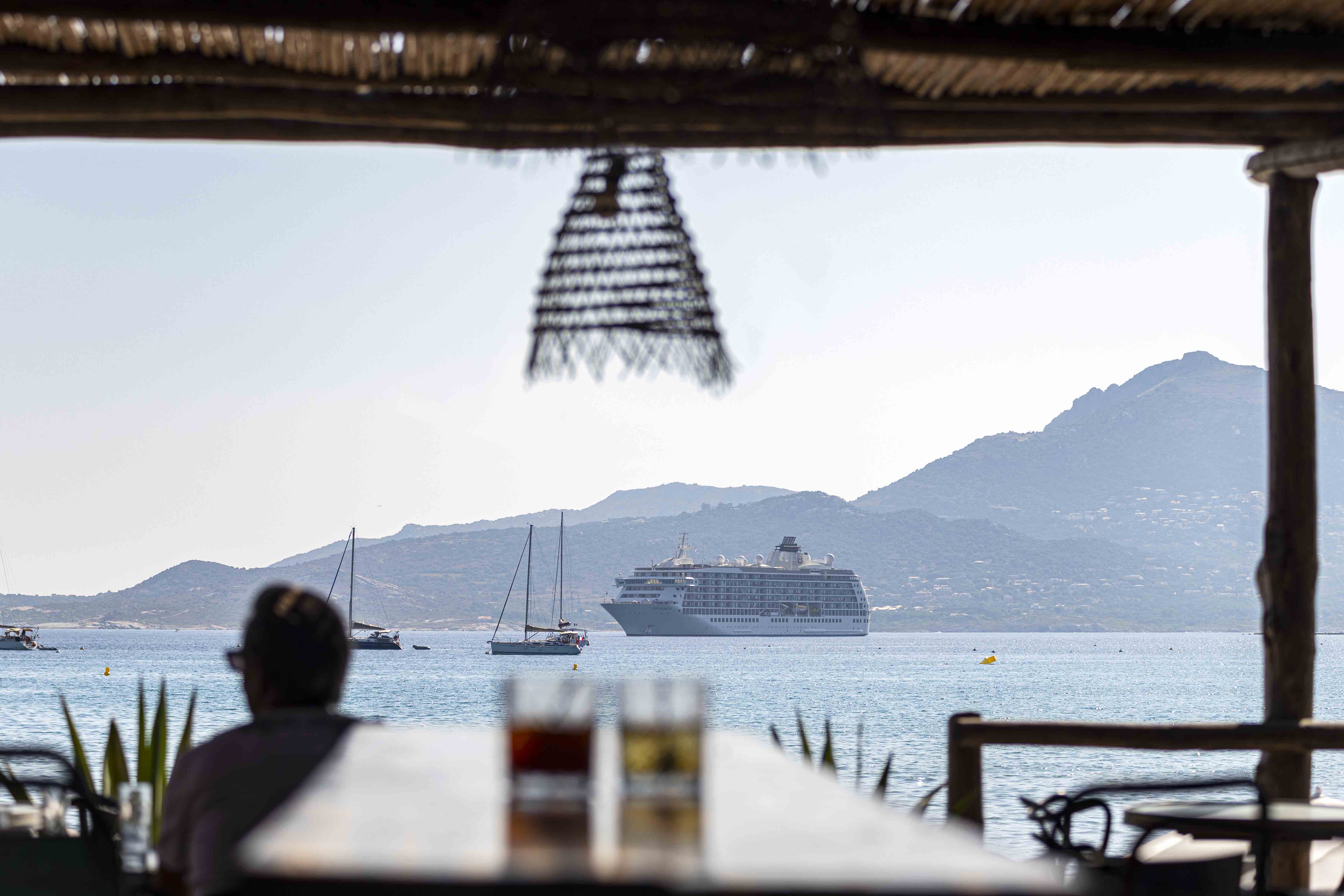 La mer et la montagne vue du marco plage